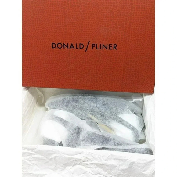 Donald J Pliner Women's Gema Pumps Black Distressed Shine Size 6.5 (MSRP $268) - Picture 11 of 12